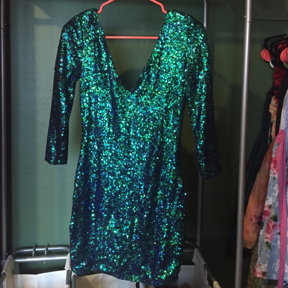 Green Sequin V-Neck Party Dress